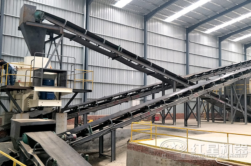 尾礦機(jī)制砂生產(chǎn)現(xiàn)場，封閉廠房，綠色環(huán)保