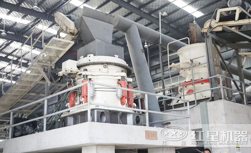 圓錐破碎機現(xiàn)場 圓錐破碎機現(xiàn)場