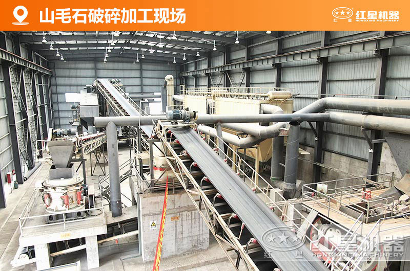 山毛石破碎加工現(xiàn)場 山毛石破碎加工現(xiàn)場