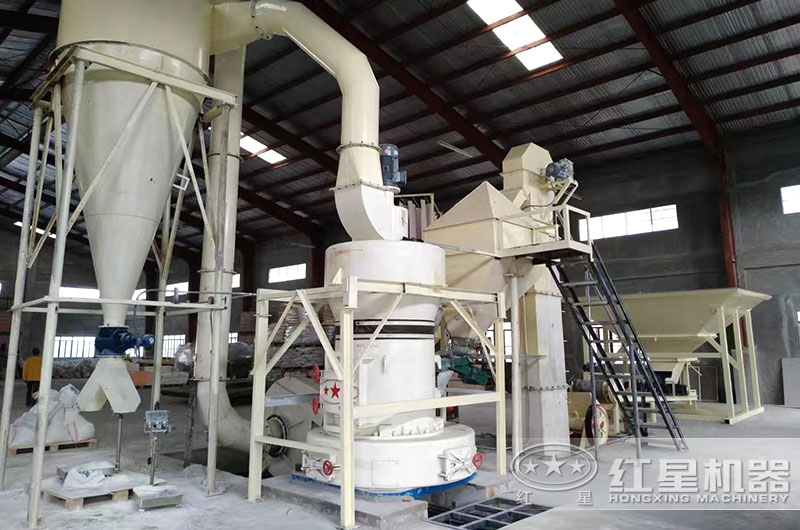 雷蒙磨粉機(jī)作業(yè)現(xiàn)場 雷蒙磨粉機(jī)作業(yè)現(xiàn)場