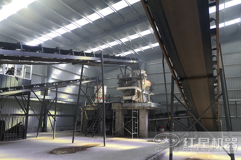 標(biāo)配版生產(chǎn)線現(xiàn)場(chǎng) 標(biāo)配版生產(chǎn)線現(xiàn)場(chǎng)